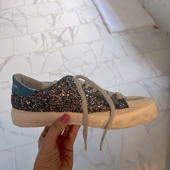 Golden Goose May Sneakers - Picture 3 of 8